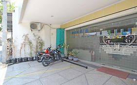Reddoorz Near Uns Solo